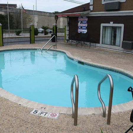 Отель Super 8 By Wyndham San Antonio/I-35 North Экстерьер фото