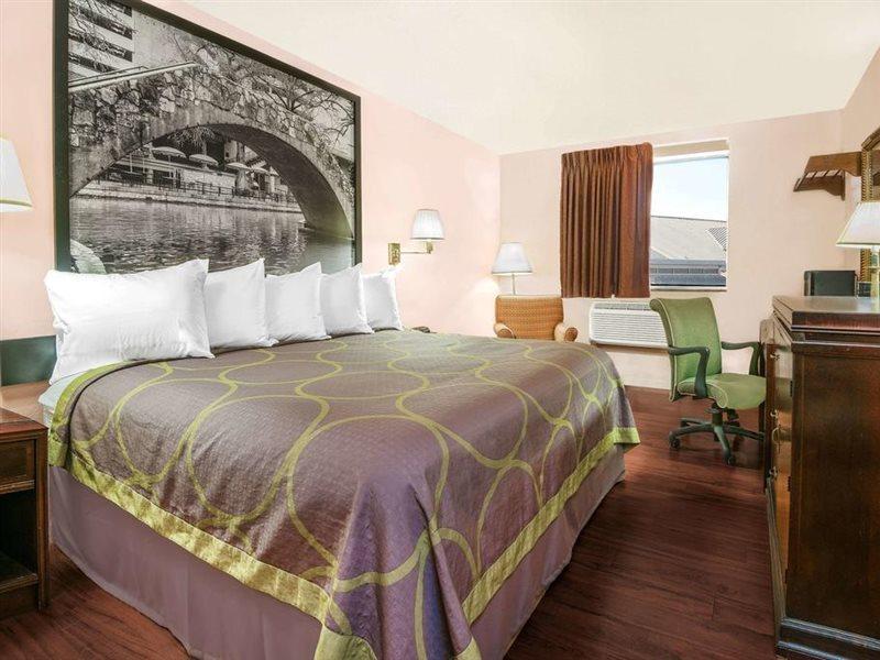 Отель Super 8 By Wyndham San Antonio/I-35 North Экстерьер фото