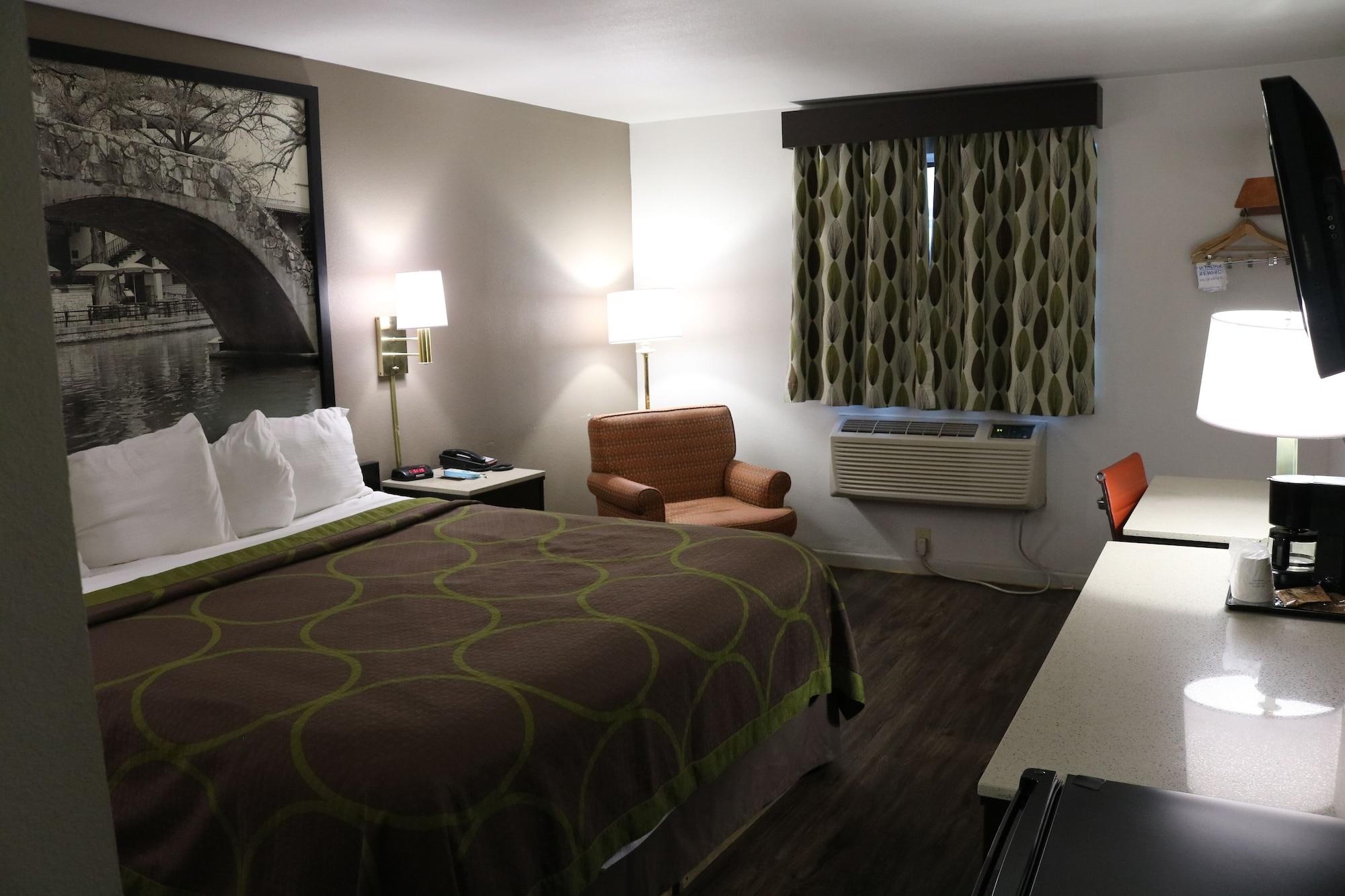 Отель Super 8 By Wyndham San Antonio/I-35 North Экстерьер фото