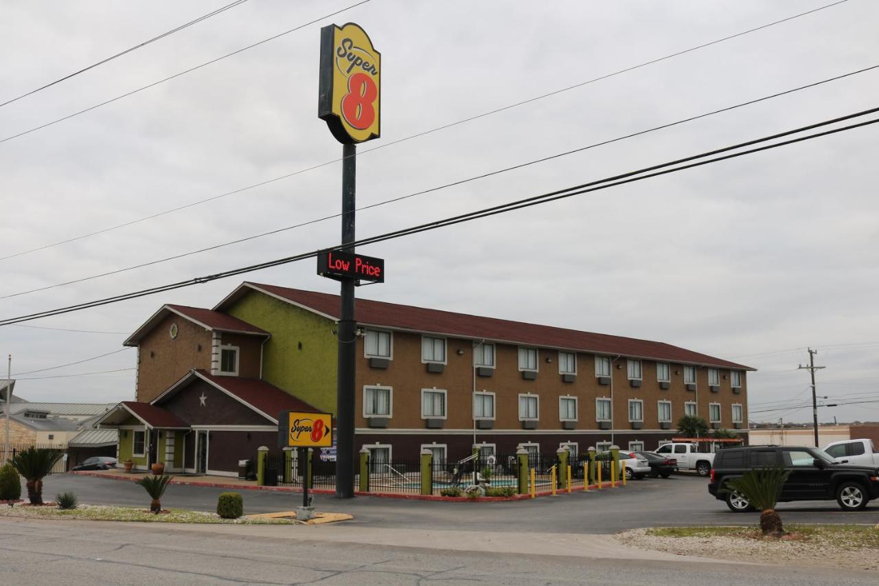 Отель Super 8 By Wyndham San Antonio/I-35 North Экстерьер фото